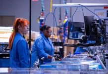 هل تصبح الروبوتات بديلاً من البشر في “أمازون”؟ هل تصبح الروبوتات بديلاً من البشر في “أمازون”؟