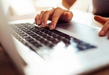 كيف أدى برنامج لمراقبة العمل عن بعد إلى خسارة محاسبة كندية وظيفتها؟ كيف أدى برنامج لمراقبة العمل عن بعد إلى خسارة محاسبة كندية وظيفتها؟