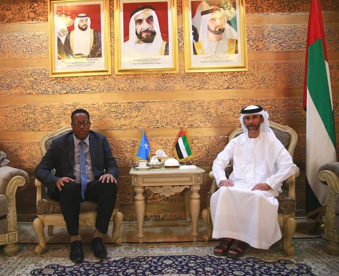 لقاء بين مستشار رئيس الوزراء للشؤون العربية والإسلامية والسفير الإماراتي لدى الصومال لقاء بين مستشار رئيس الوزراء للشؤون العربية والإسلامية والسفير الإماراتي لدى الصومال