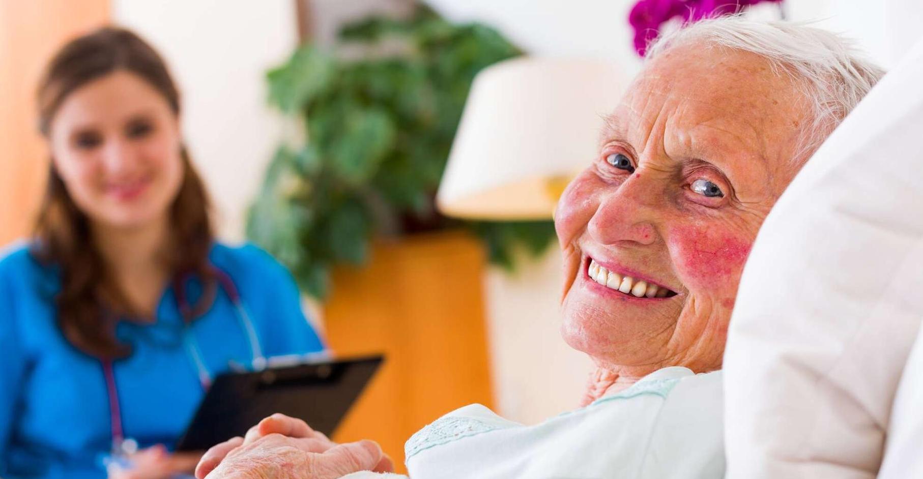 6 أطعمة تؤخر ظهور علامات الشيخوخة 6 أطعمة تؤخر ظهور علامات الشيخوخة