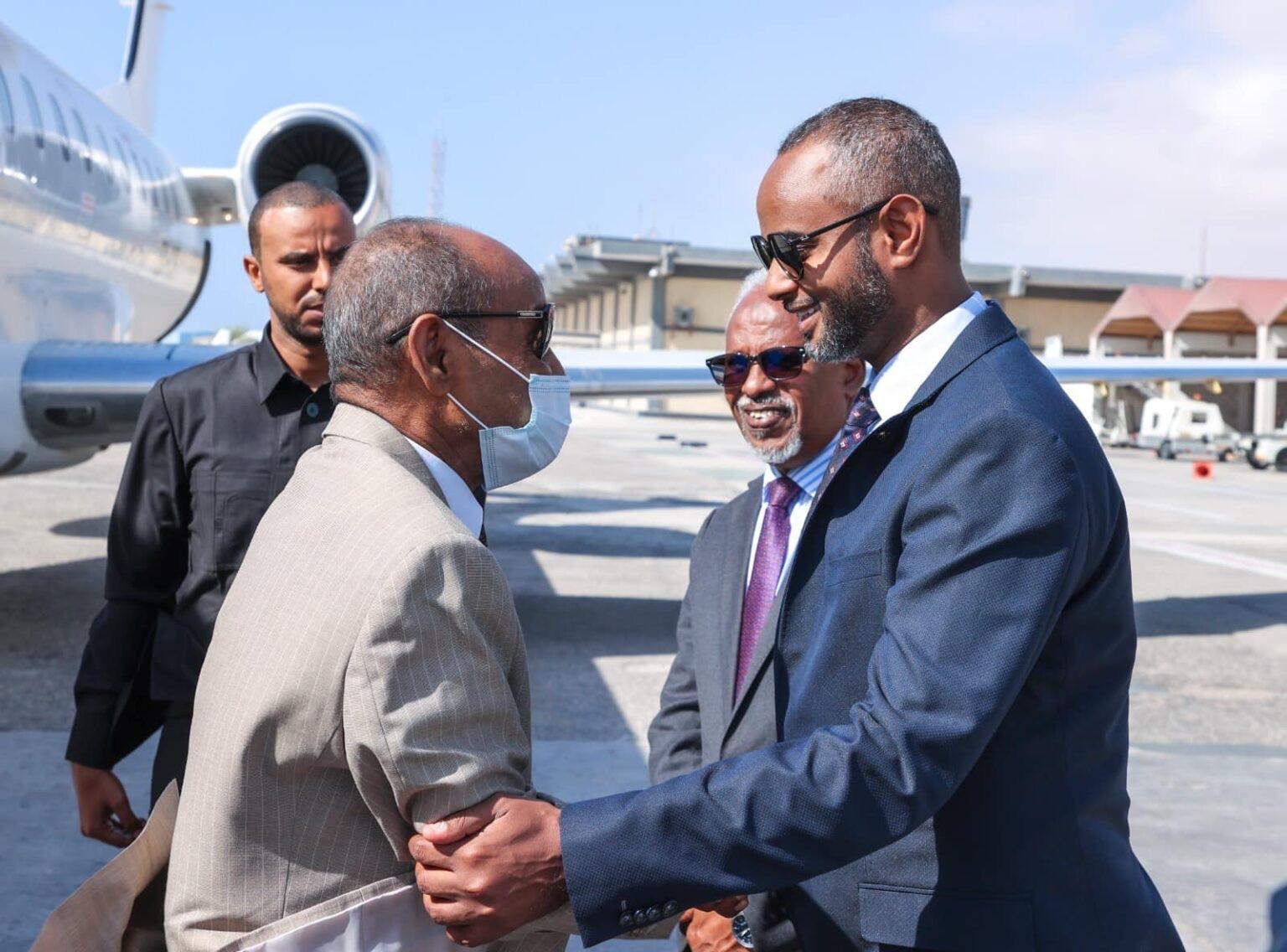 استقبال رفيع لوزير الدفاع الجيبوتي في مقديشو استقبال رفيع لوزير الدفاع الجيبوتي في مقديشو