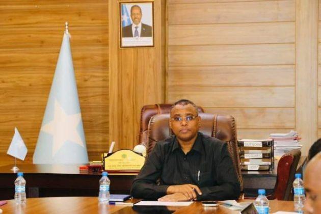 وزير التجارة يؤكد على حماية ممتلكات المواطنين من مليشيات الخوارج وزير التجارة يؤكد على حماية ممتلكات المواطنين من مليشيات الخوارج