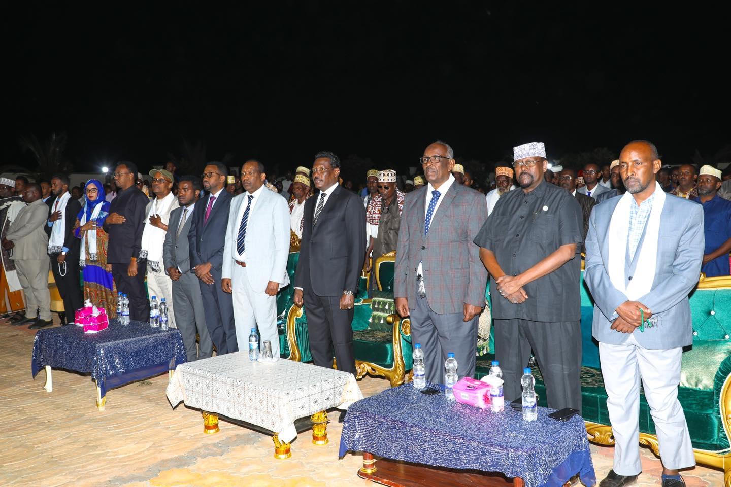 رئيس ولاية غلمدغ يشارك في مناسبة تنصيب عمدة مدينة عابود واق رئيس ولاية غلمدغ يشارك في مناسبة تنصيب عمدة مدينة عابود واق