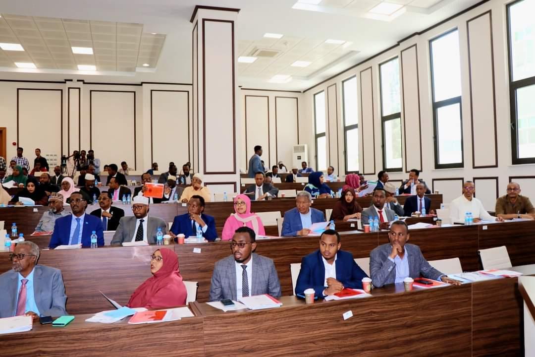 مجلس الشعب يناقش قانونا النظام المالي للموارد الطبيعية ومصلحة الهجرة والجنسية مجلس الشعب يناقش قانونا النظام المالي للموارد الطبيعية ومصلحة الهجرة والجنسية