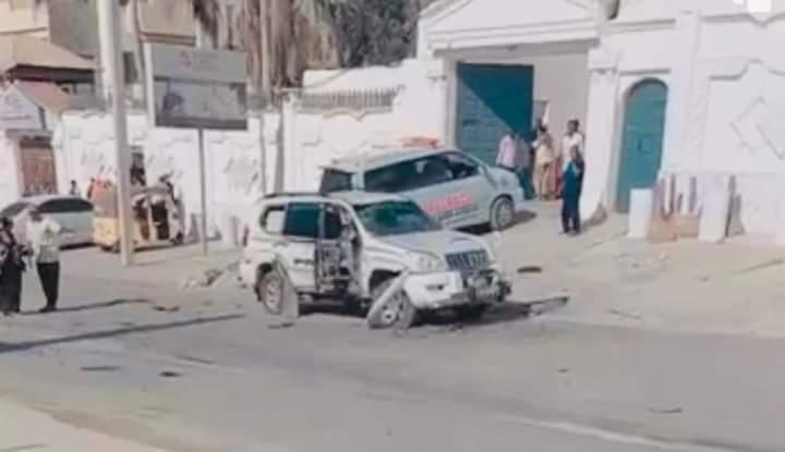 إصابة شخص في انفجار سيارة بمقديشو إصابة شخص في انفجار سيارة بمقديشو
