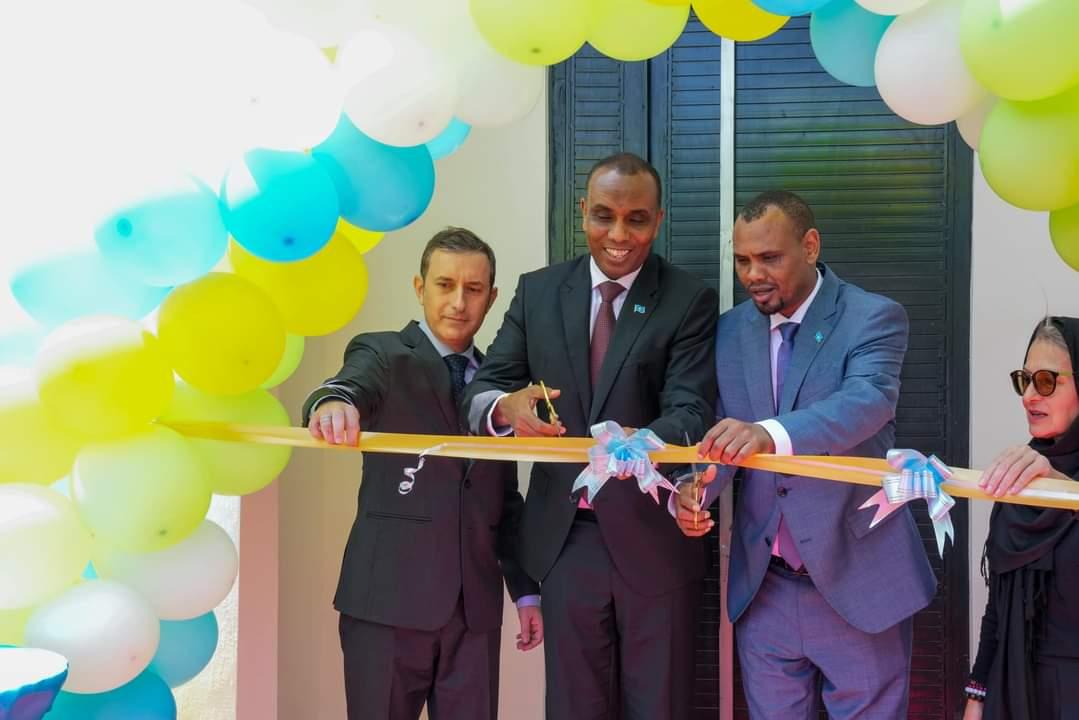 رئيس الوزراء يدشن مقر وزارة الثروة الحيوانية والمراعي رئيس الوزراء يدشن مقر وزارة الثروة الحيوانية والمراعي