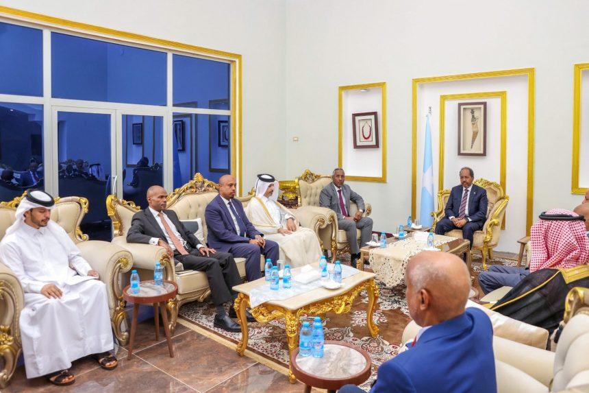 رئيس الجمهورية يستقبل السفراء العرب المعتمدين لدى البلاد رئيس الجمهورية يستقبل السفراء العرب المعتمدين لدى البلاد