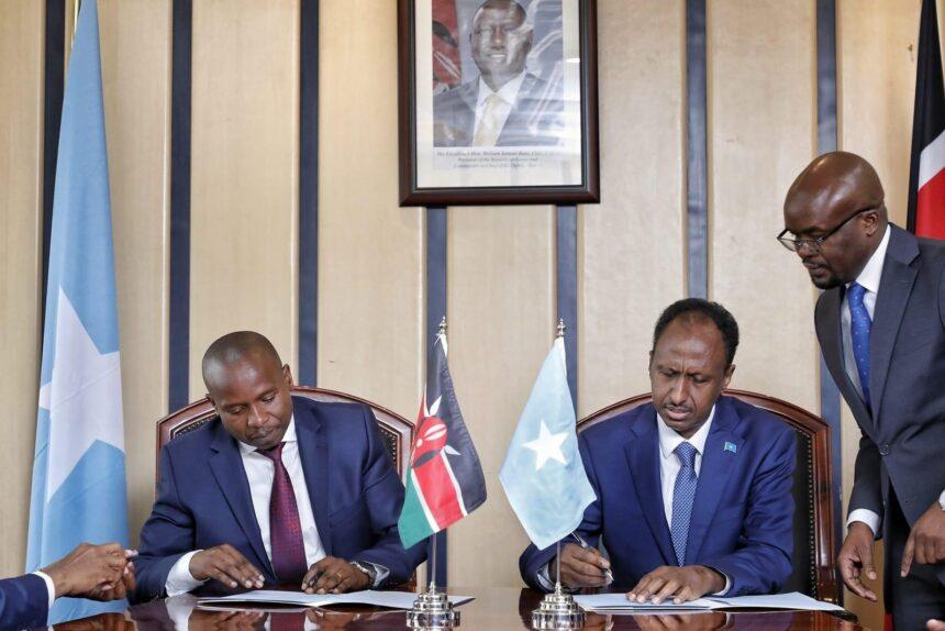 الصومال وكينيا تتفقان على إعادة فتح الحدود بينهما الصومال وكينيا تتفقان على إعادة فتح الحدود بينهما