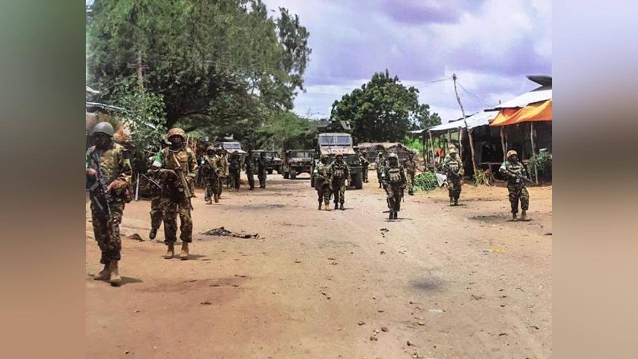 كينيا تضع المتاريس بطريق حركة الشباب وتشيّد 14 قاعدة جديدة على الحدود مع الصومال كينيا تضع المتاريس بطريق حركة الشباب وتشيّد 14 قاعدة جديدة على الحدود مع الصومال