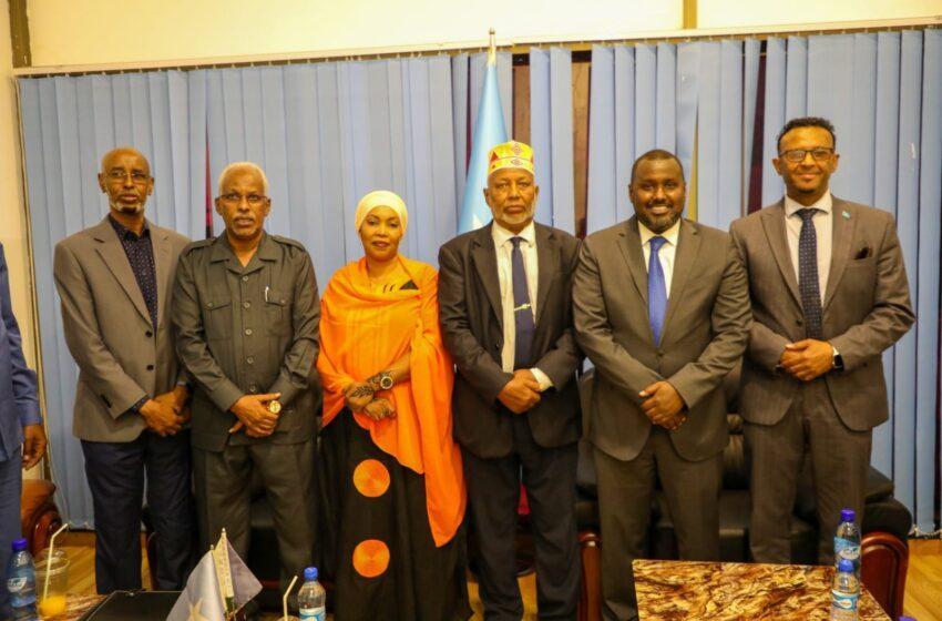 وفد برلماني من “جيبوتي” يصل إلى العاصمة “مقديشو” وفد برلماني من “جيبوتي” يصل إلى العاصمة “مقديشو”