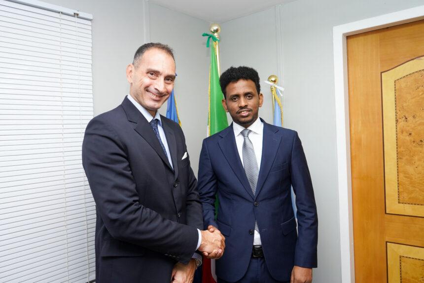 الصومال وإيطاليا يبحثان تعزيز صيد الأسماك وتدريب الصيادين الصومال وإيطاليا يبحثان تعزيز صيد الأسماك وتدريب الصيادين