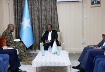 الرئيس الصومالي يبحث مع قائد “أفريكوم” تعزيز التعاون الأمني الرئيس الصومالي يبحث مع قائد "أفريكوم" تعزيز التعاون الأمني