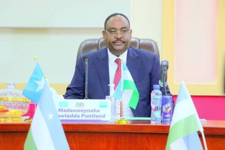 رئيس ولاية بونت لاند يقيل أكثر الوزراء نفوذا في حكومته رئيس ولاية بونت لاند يقيل أكثر الوزراء نفوذا في حكومته