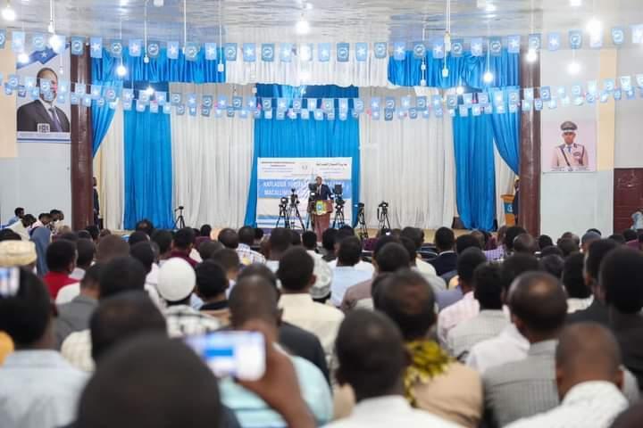 رئيس الوزراء يفتتح تدريب للمعلمين الجدد رئيس الوزراء يفتتح تدريب للمعلمين الجدد