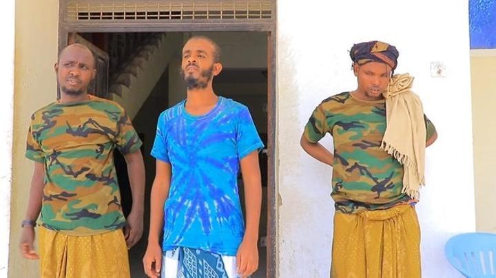 استسلام 12 من عناصر داعش من بينهم أجانب إلى قوات الأمن في ولاية بونتلاند استسلام 12 من عناصر داعش من بينهم أجانب إلى قوات الأمن في ولاية بونتلاند