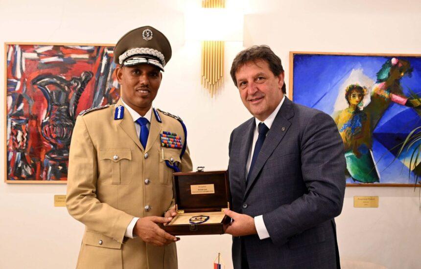 الشرطة الصومالية تعزز العلاقات والتعاون مع صربيا الشرطة الصومالية تعزز العلاقات والتعاون مع صربيا