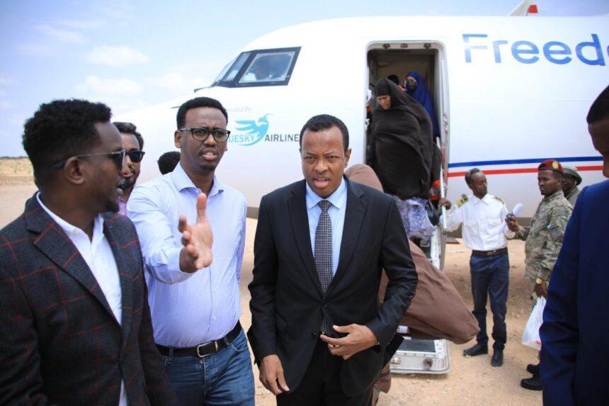 محافظ البنك المركزي يصل مدينة طوسمريب محافظ البنك المركزي يصل مدينة طوسمريب