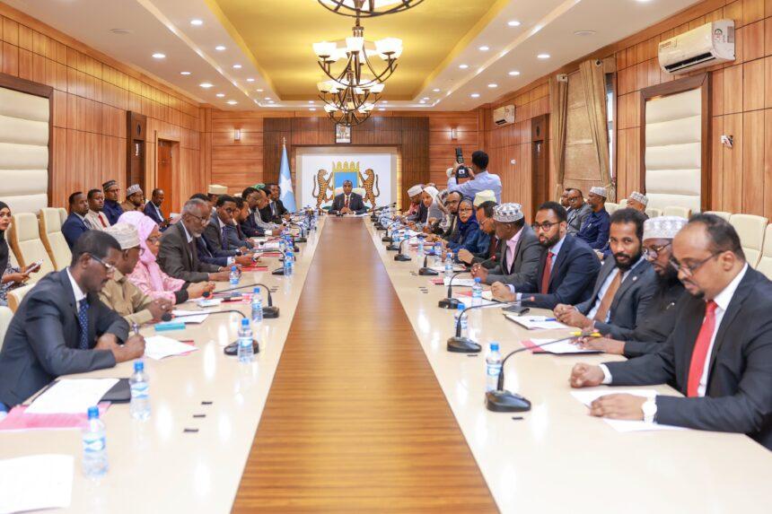 مجلس الوزراء يوافق على مقترح قانون حقوق الأطفال مجلس الوزراء يوافق على مقترح قانون حقوق الأطفال