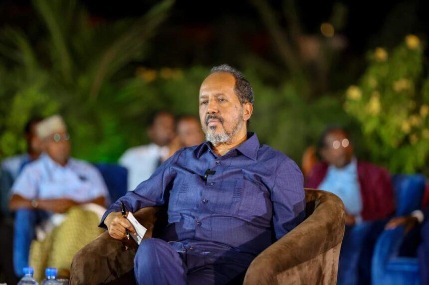 رئيس الجمهورية: سنحارب مليشيات الخوارج فكرياً عند الإنتهاء من محاربتهم عسكرياً رئيس الجمهورية: سنحارب مليشيات الخوارج فكرياً عند الإنتهاء من محاربتهم عسكرياً