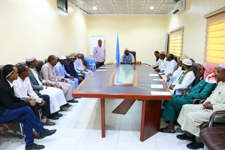 وزير الأوقاف يعقد اجتماعا مع علماء الدين لتعزيز جهود محاربة الإرهاب وزير الأوقاف يعقد اجتماعا مع علماء الدين لتعزيز جهود محاربة الإرهاب