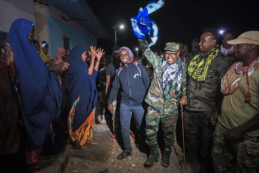 لملاحقة الإرهاب.. وزير الداخلية يصل إلى بلدة ” حرر طيري” لملاحقة الإرهاب.. وزير الداخلية يصل إلى بلدة ” حرر طيري”