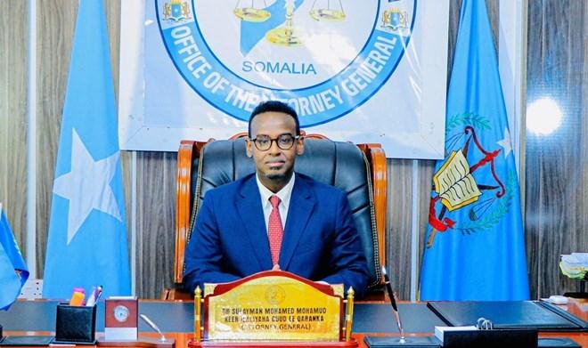 المدعي العام الوطني يوجه اتهامات إلى سبعة مسؤولين حكوميين المدعي العام الوطني يوجه اتهامات إلى سبعة مسؤولين حكوميين