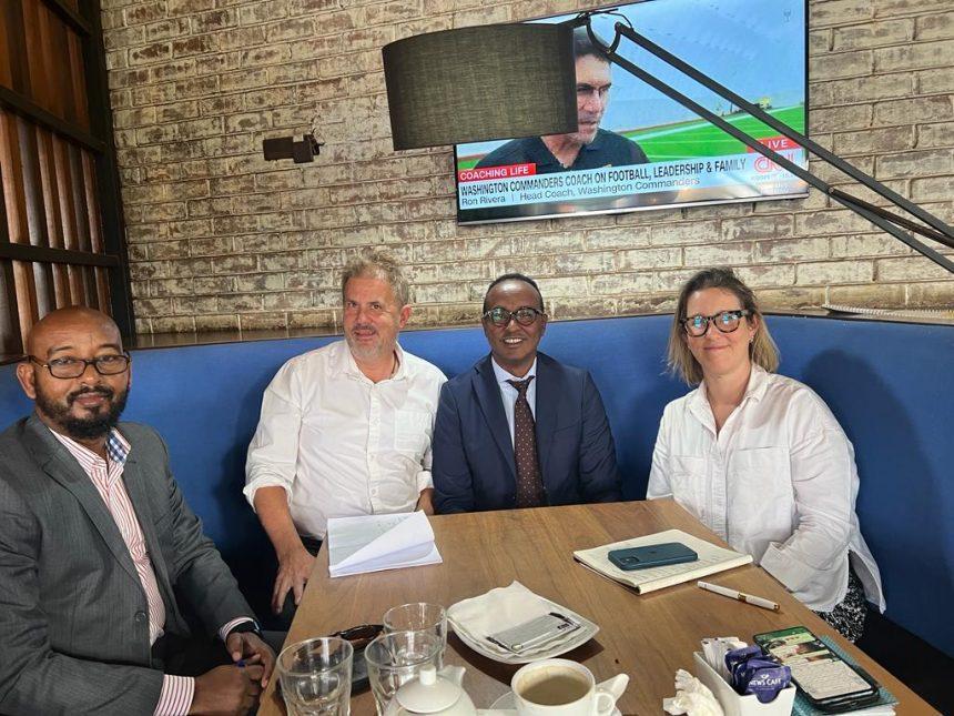 رئيس هيئة إدارة الكوارث الوطنية يلتقي مسؤولين من بريطانيا والنرويج رئيس هيئة إدارة الكوارث الوطنية يلتقي مسؤولين من بريطانيا والنرويج