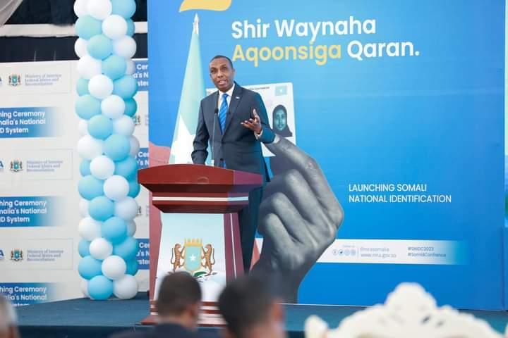 رئيس الوزراء يدشّن اعتماد بطاقة الهوية وتسجيل المواطنين رئيس الوزراء يدشّن اعتماد بطاقة الهوية وتسجيل المواطنين