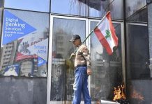 10 دول غارقة في ديون ضخمة… بينها 3 عربية 10 دول غارقة في ديون ضخمة... بينها 3 عربية