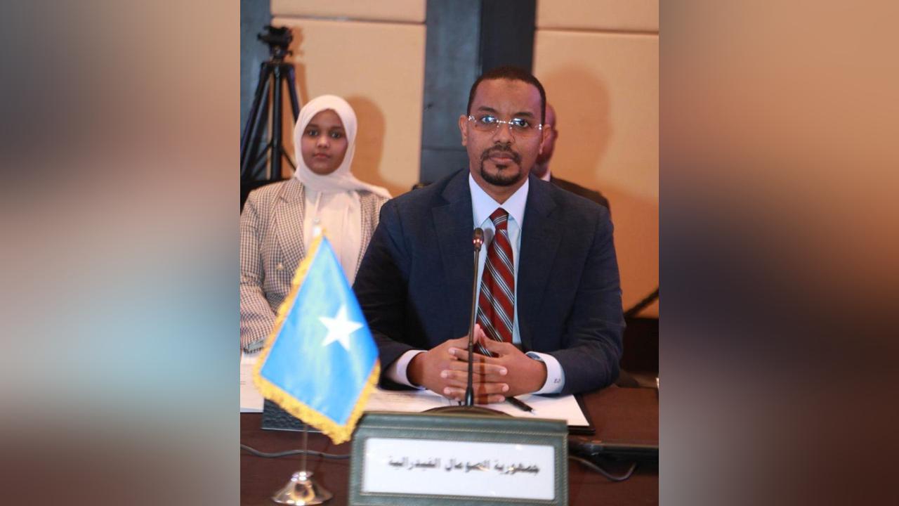 السفير إلياس شيخ عمر يرأس وفد الجمهورية في أعمال الدورة 43 لمجلس وزراء الشؤون الاجتماعية العرب بالقاهرة السفير إلياس شيخ عمر يرأس وفد الجمهورية في أعمال الدورة 43 لمجلس وزراء الشؤون الاجتماعية العرب بالقاهرة