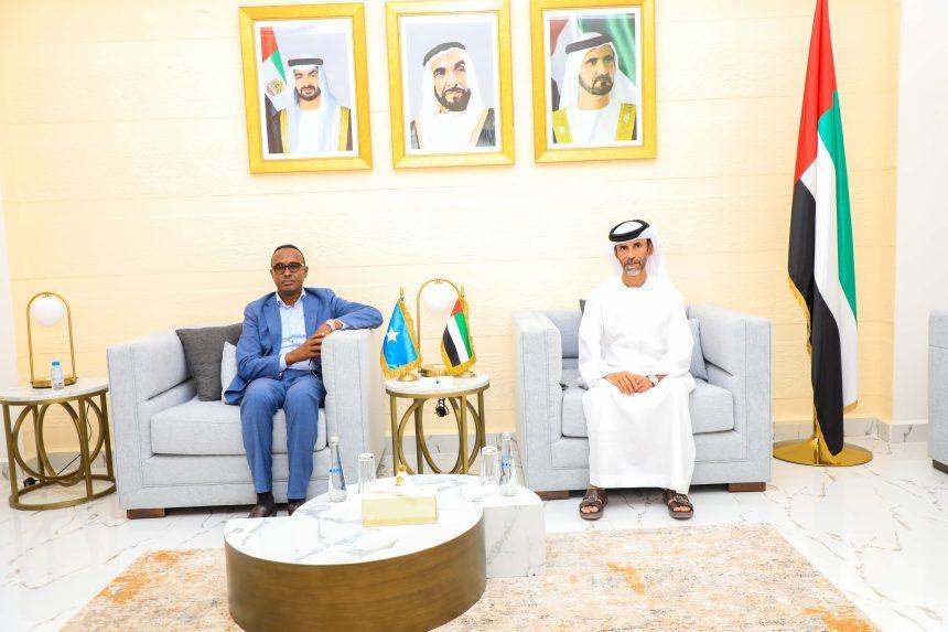 الوكالة الصومالية لإدارة الكوارث تتلقى حزمة مساعدات سخية من الإمارات العربية المتحدة لمكافحة تغير المناخ الوكالة الصومالية لإدارة الكوارث تتلقى حزمة مساعدات سخية من الإمارات العربية المتحدة لمكافحة تغير المناخ