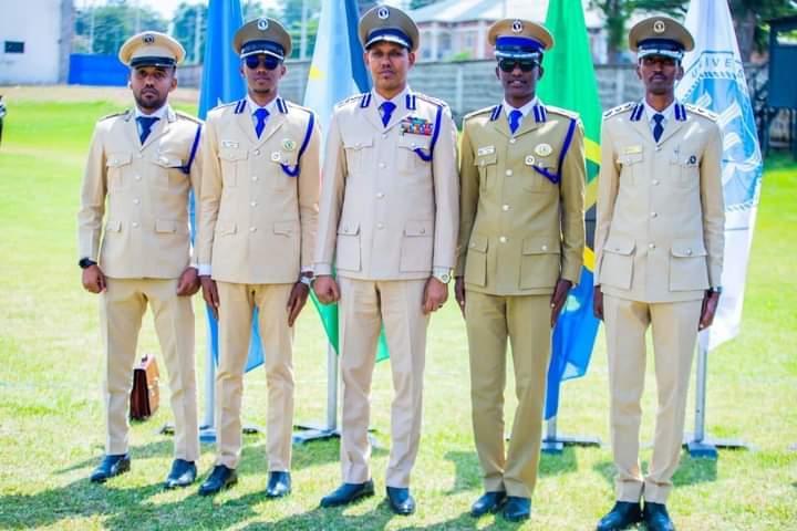 قائد قوة الشرطة الصومالية يشارك في حفل تخرج ضباط في رواندا قائد قوة الشرطة الصومالية يشارك في حفل تخرج ضباط في رواندا