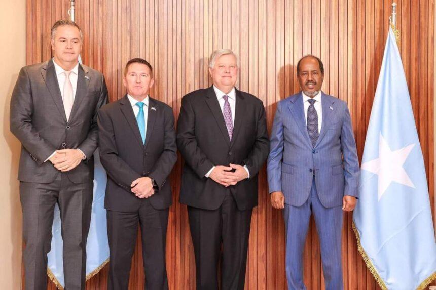 رئيس الجمهورية يتسلم أوراق اعتماد السفير الأمريكي الجديد لدى البلاد رئيس الجمهورية يتسلم أوراق اعتماد السفير الأمريكي الجديد لدى البلاد