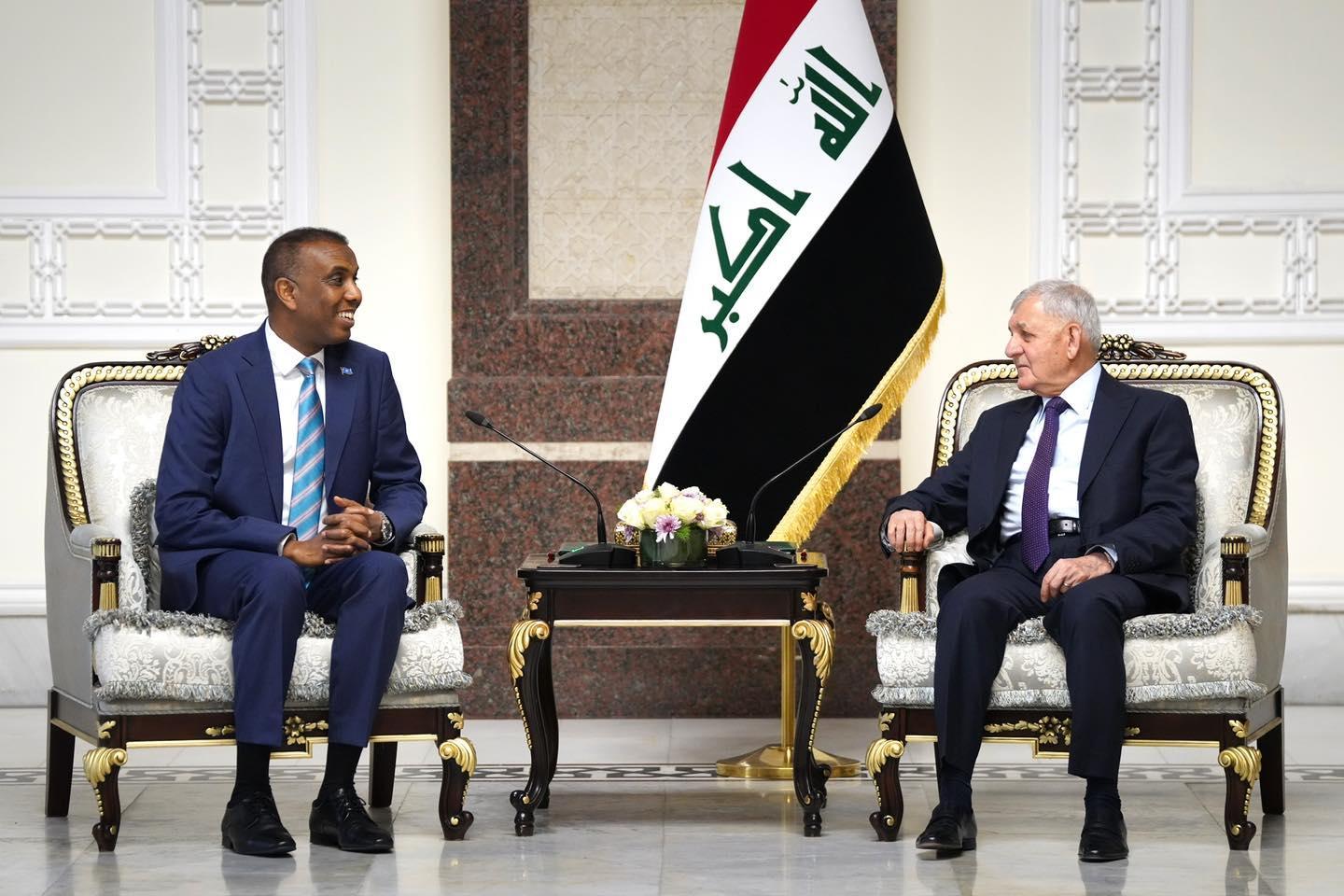 رئيس الوزراء الصومالي يلتقي بالرئيس العراقي في قصر بغداد رئيس الوزراء الصومالي يلتقي بالرئيس العراقي في قصر بغداد