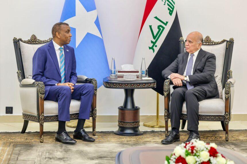 رئيس الوزراء يلتقي بنائب رئيس الوزراء العراقي لتعزيز التعاون في مجالات الأمن والتنمية رئيس الوزراء يلتقي بنائب رئيس الوزراء العراقي لتعزيز التعاون في مجالات الأمن والتنمية