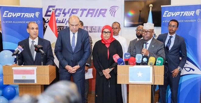 وزير الخارجية المصري يصل إلى مقديشو لحضور الرحلة الافتتاحية لمصر للطيران وزير الخارجية المصري يصل إلى مقديشو لحضور الرحلة الافتتاحية لمصر للطيران