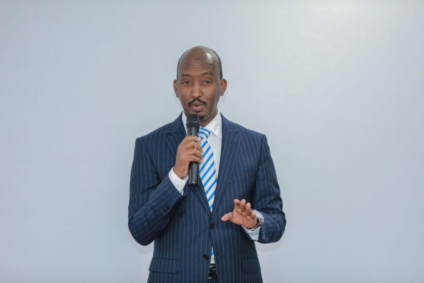 وزير الثروة السمكية يؤكد العمل على مواجهة الصيد الغير مشروع وزير الثروة السمكية يؤكد العمل على مواجهة الصيد الغير مشروع