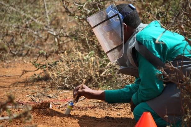 مقتل شخصين أحدهما جندي في انفجار بمدينة بلدوين مقتل شخصين أحدهما جندي في انفجار بمدينة بلدوين