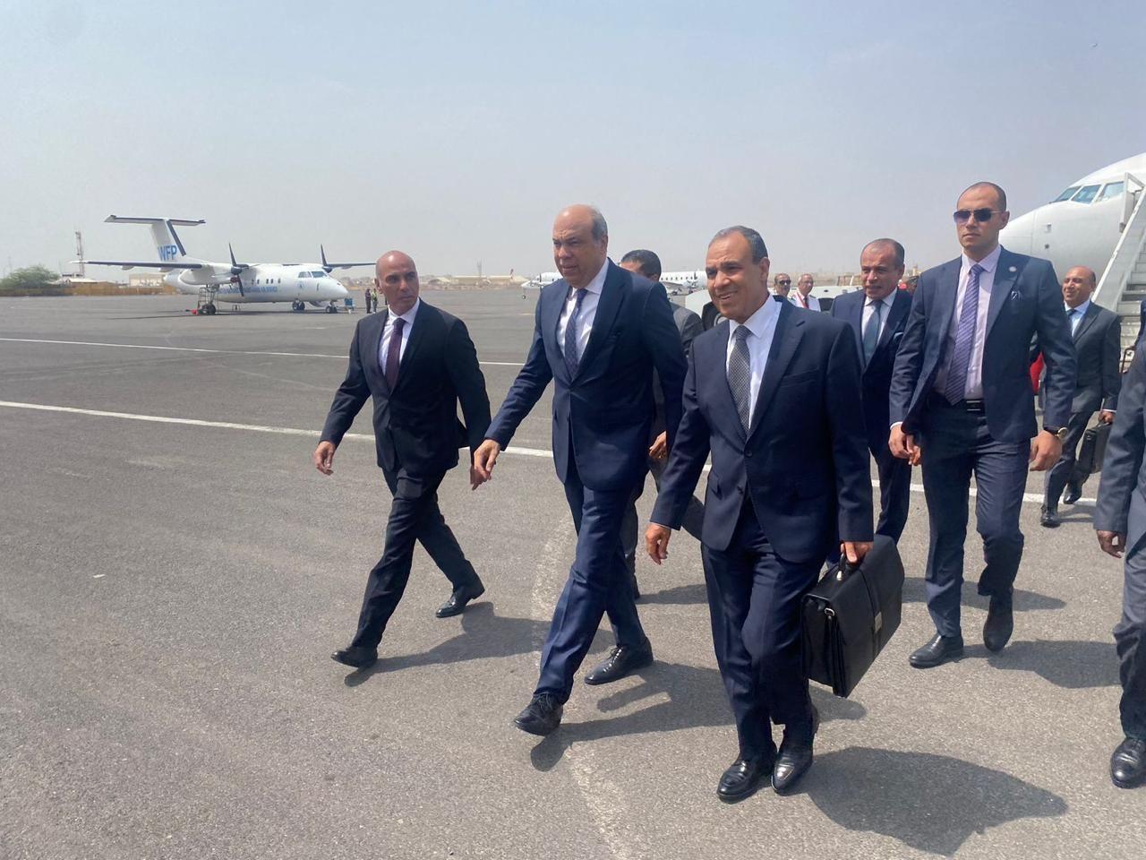 وزير الخارجية المصري يزور الصومال وجيبوتي ويدشن خط مباشر للطيران