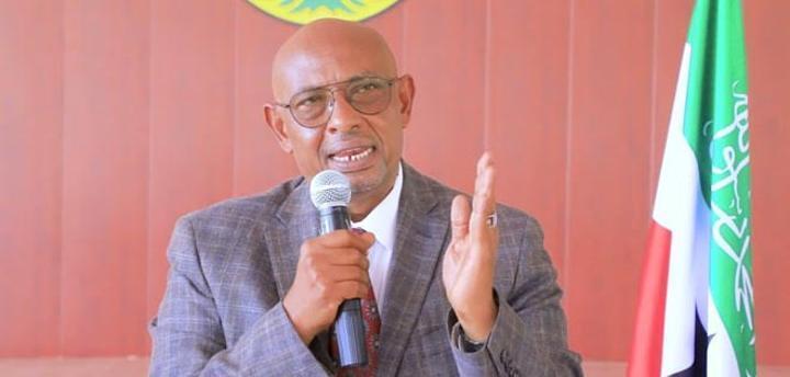 أرض الصومال تعرب عن قلقها إزاء استيلاء المدنيين على الأسلحة وسط الصومال أرض الصومال تعرب عن قلقها إزاء استيلاء المدنيين على الأسلحة وسط الصومال