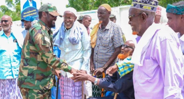 رئيس ولاية جوبالاند الإقليمية يصل إلى بمدينة أفمدو بمحافظة جوبا السفلى رئيس ولاية جوبالاند الإقليمية يصل إلى بمدينة أفمدو بمحافظة جوبا السفلى