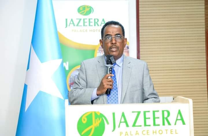 وزير الداخلية يشيد بجهود تحقيق الإستقرار في البلاد وزير الداخلية يشيد بجهود تحقيق الإستقرار في البلاد