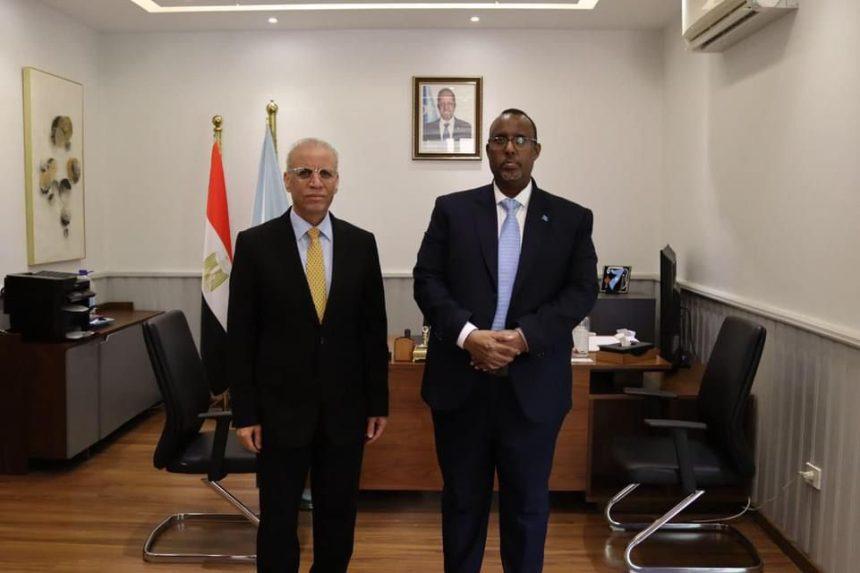 سفير الجمهورية يبحث مع نظيره العراقي سبل تعزيز التعاون المشترك سفير الجمهورية يبحث مع نظيره العراقي سبل تعزيز التعاون المشترك