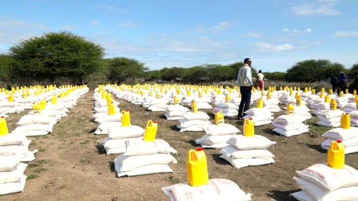 وكالة إدارة الكوارث الصومالية تقدم مساعدات إغاثية لـ 900 أسرة في بولو حاجي وكالة إدارة الكوارث الصومالية تقدم مساعدات إغاثية لـ 900 أسرة في بولو حاجي