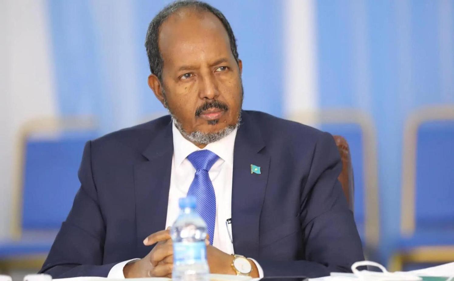 رئيس الجمهورية يترأس اجتماع أمني طارئ رئيس الجمهورية يترأس اجتماع أمني طارئ