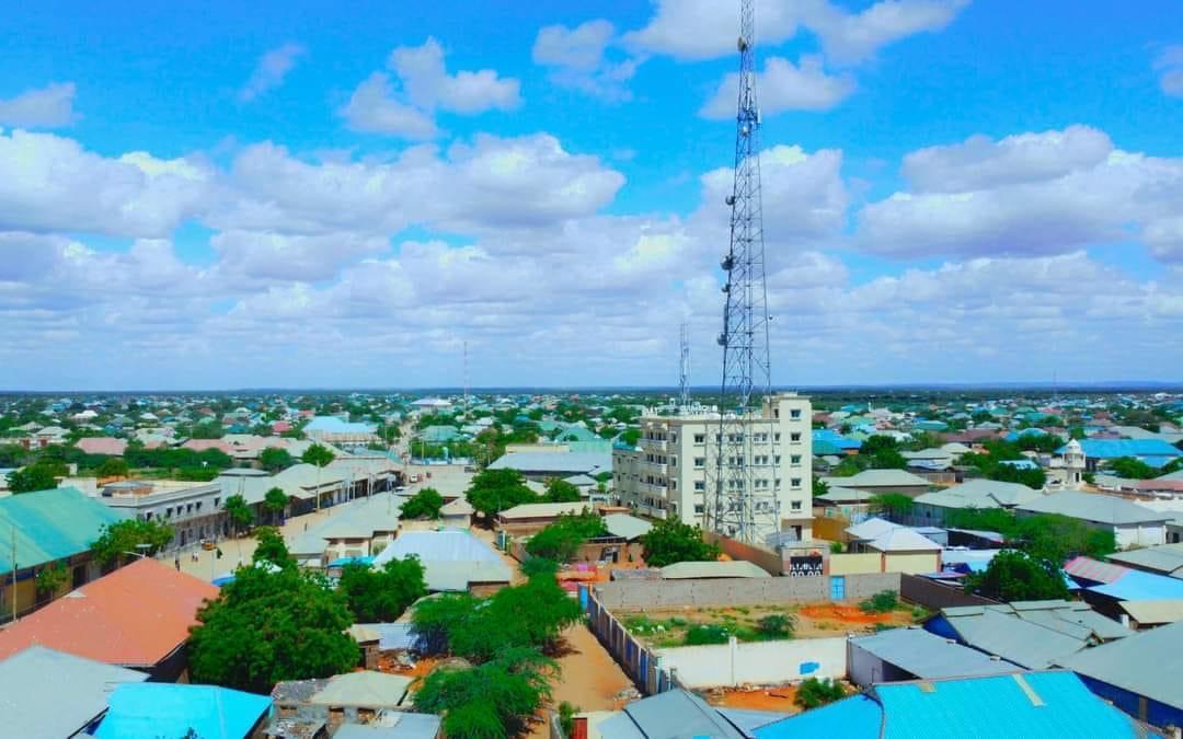 مقتل مسؤول محلي وإصابة 4 جنود فى انفجار جنوبي الصومال مقتل مسؤول محلي وإصابة 4 جنود فى انفجار جنوبي الصومال