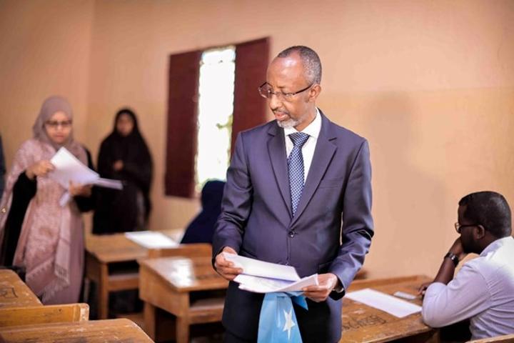 جلوس 13 ألف مدرّس لاختبار قبول مدرّسين جدد للمدارس الحكومية جلوس 13 ألف مدرّس لاختبار قبول مدرّسين جدد للمدارس الحكومية