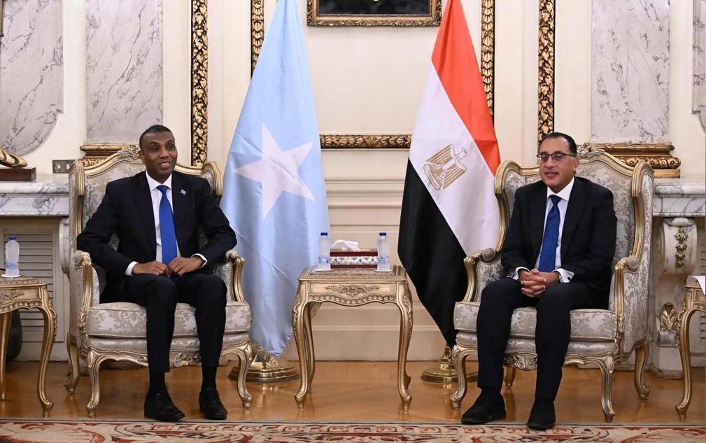رئيس الوزراء يلتقي نظيره المصري في القاهرة رئيس الوزراء يلتقي نظيره المصري في القاهرة