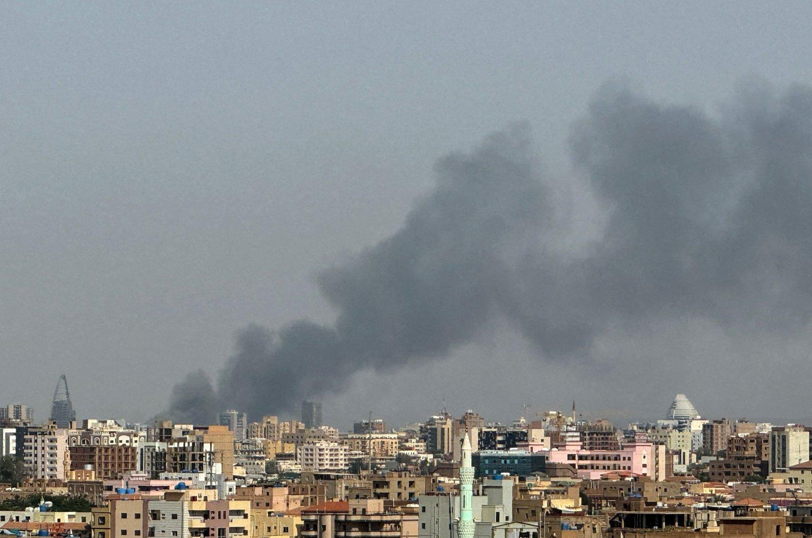 الصومال تعرب عن إدانتها للهجوم الذي تعرض له مقر سفارة دولة الإمارت في الخرطوم الصومال تعرب عن إدانتها للهجوم الذي تعرض له مقر سفارة دولة الإمارت في الخرطوم