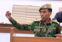 بعد 14 شهرا من إقالته.. حكومة الصومال تقر تعيين “راغي” قائدا للجيش بعد 14 شهرا من إقالته.. حكومة الصومال تقر تعيين "راغي" قائدا للجيش